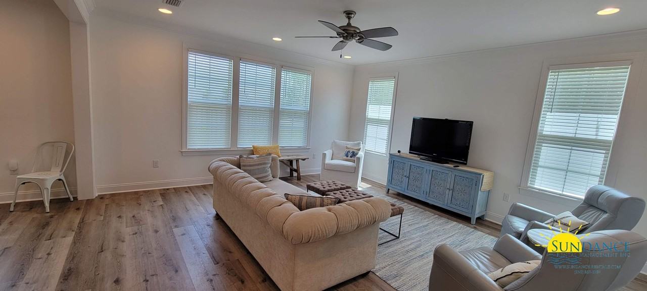 137 Roundwood Dr - Photo 6 of 30