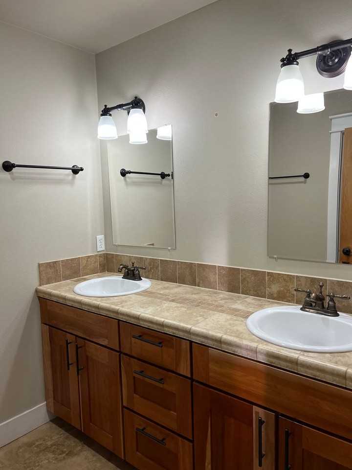 1344 Nw Ithaca Ave #1 - Photo 7 of 18