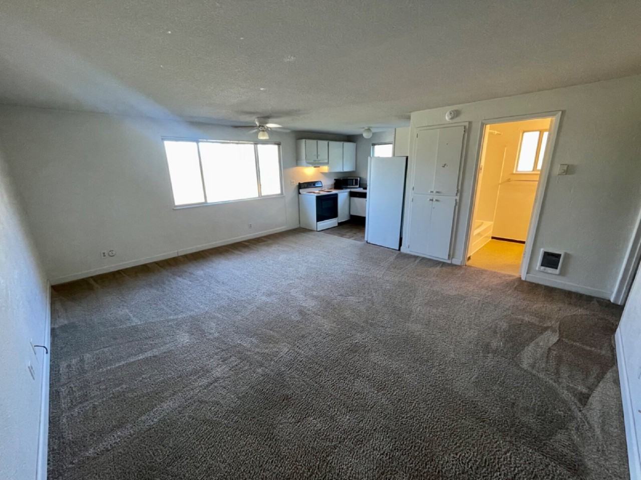 1923 Garden Ave Apt 10 - Photo 2 of 9