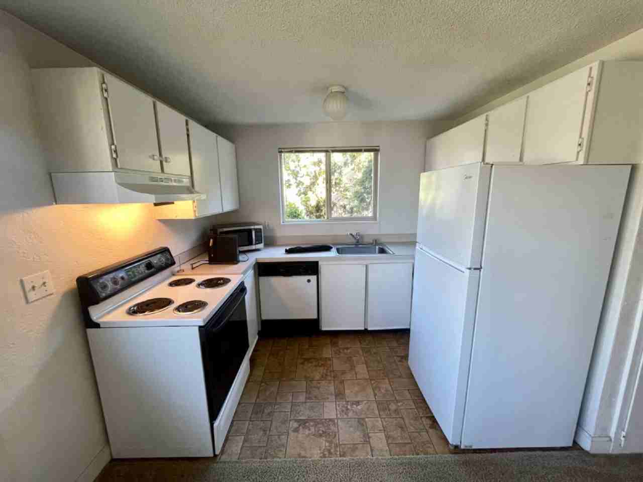 1923 Garden Ave Apt 10 - Photo 3 of 9