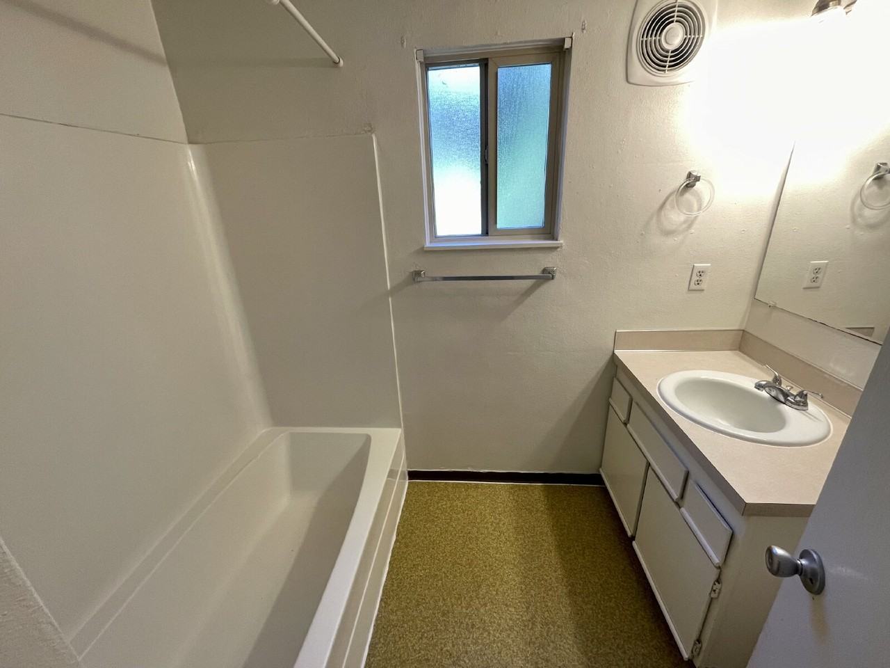 1923 Garden Ave Apt 10 - Photo 4 of 9