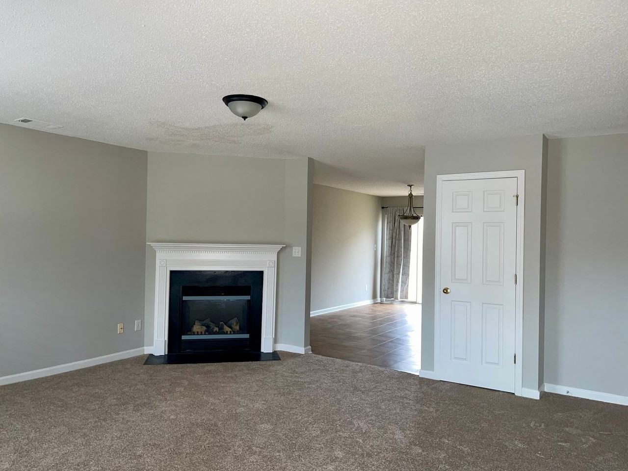 2831 Amerson Ct - Photo 3 of 13
