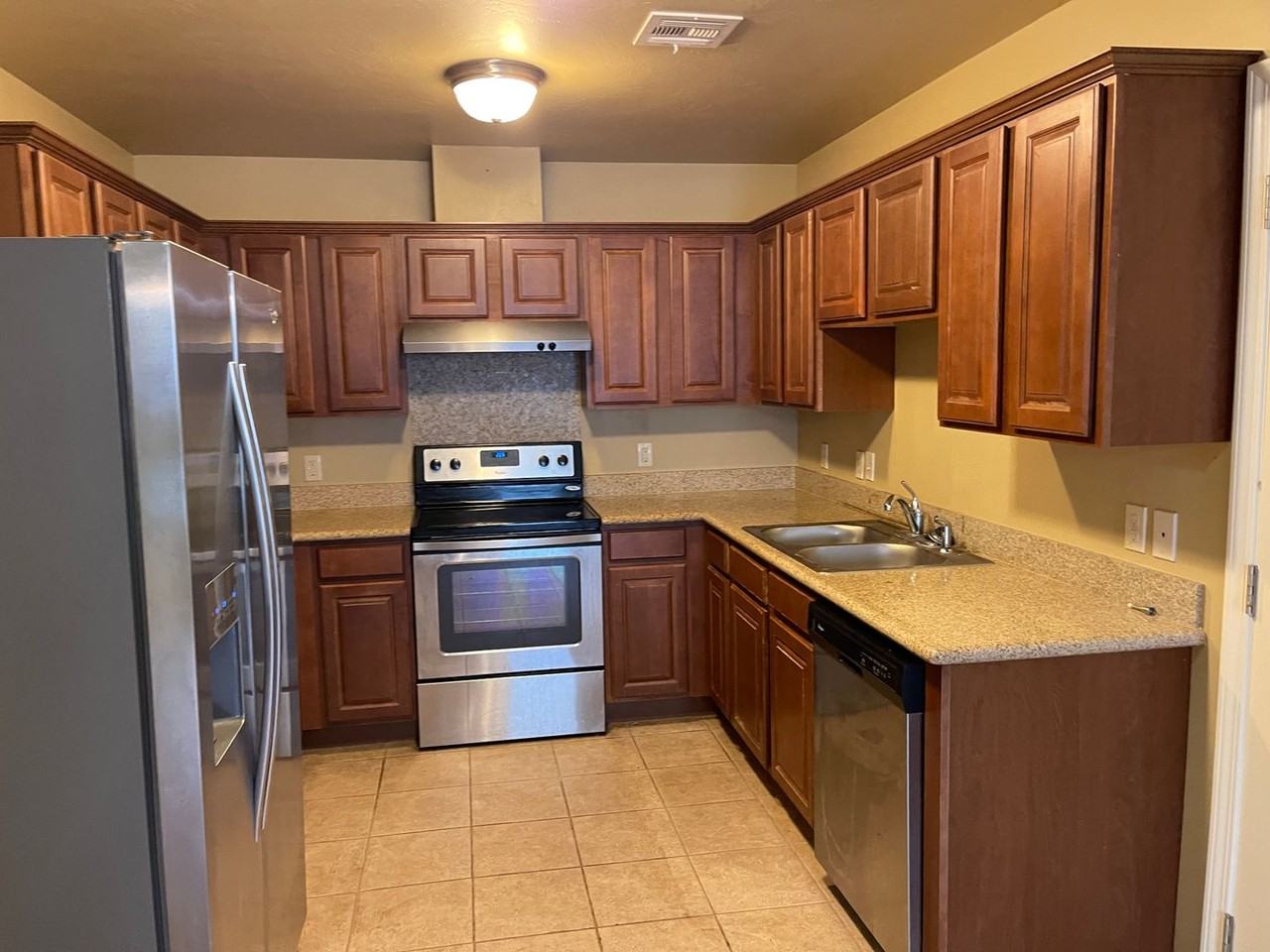 1919 Nw 142nd St - Photo 4 of 9