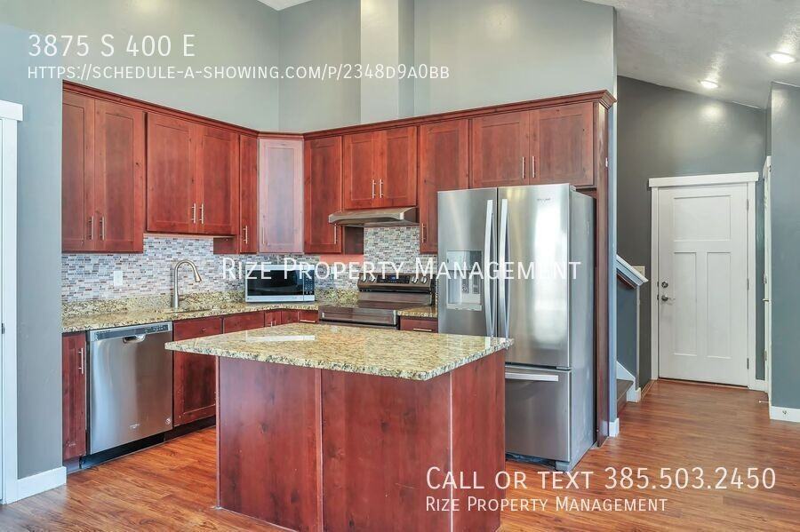 3875 S 400 E - Photo 4 of 31