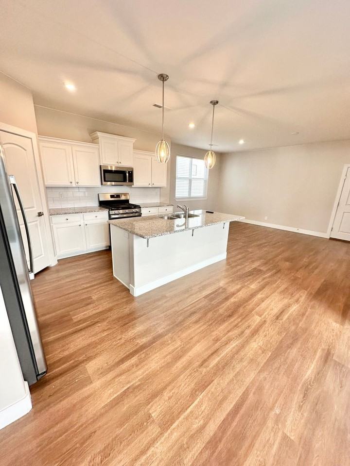 802 W Slate Ln - Photo 7 of 39