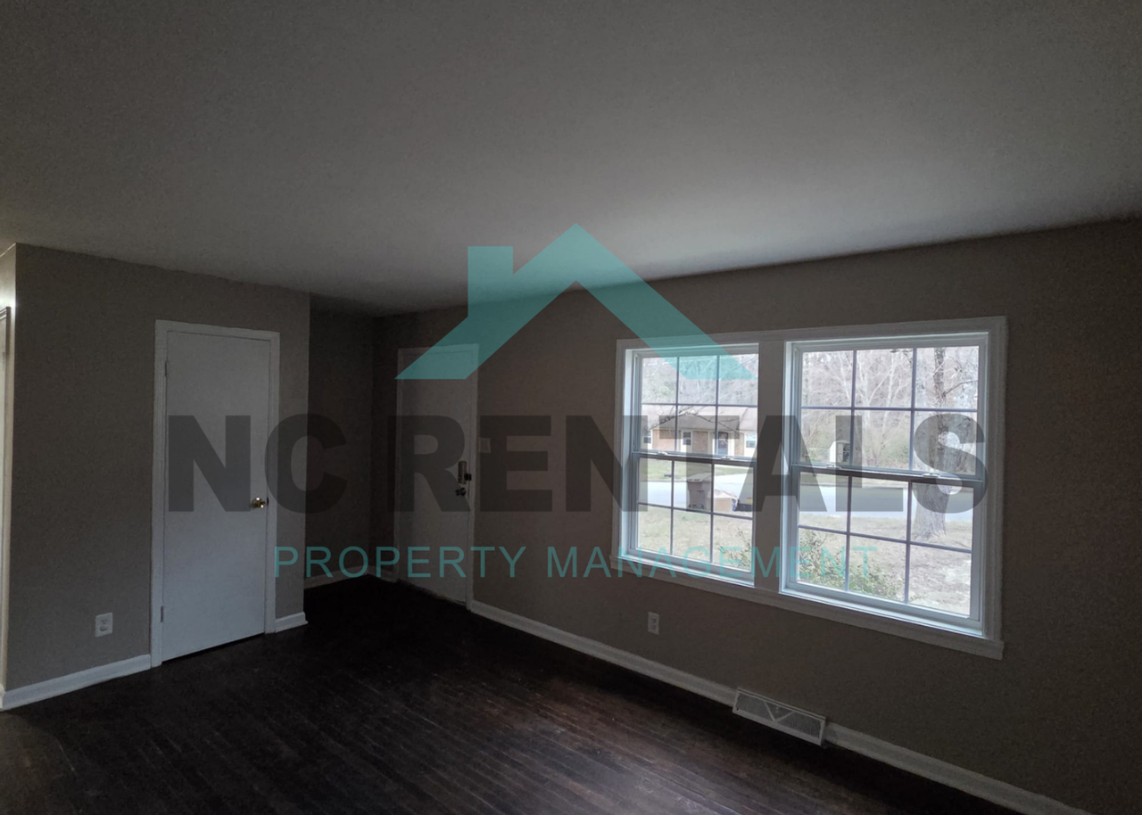 829 Holt Ave - Photo 3 of 24