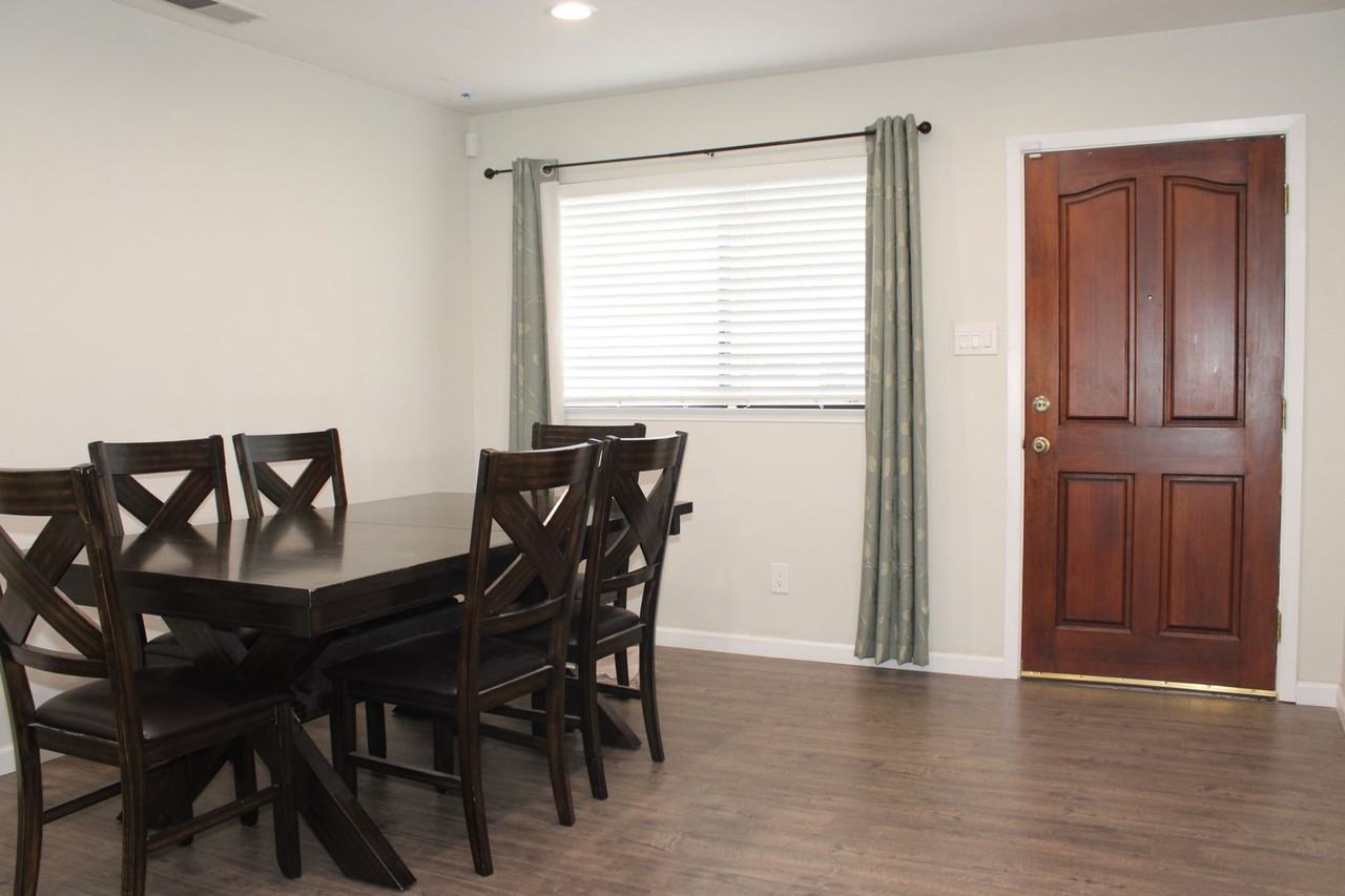 7905 Julia Ct - Photo 3 of 22