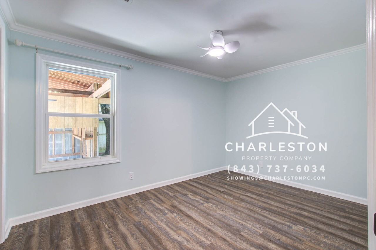 1833 Grover Dr - Photo 4 of 23