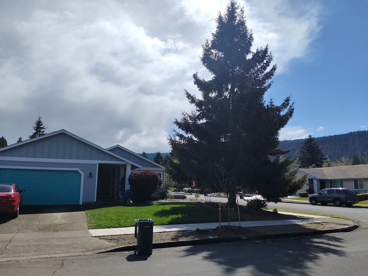 301 67th St - Photo 3 of 3