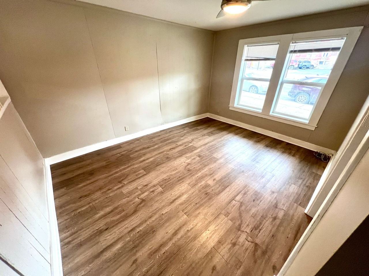 204 Breckenridge St - Photo 2 of 10