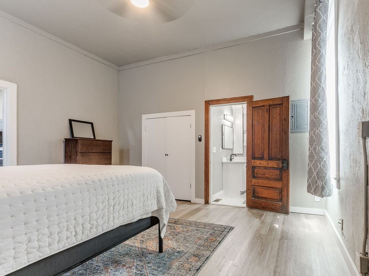 Gray Multi Unit - Photo 3 of 34