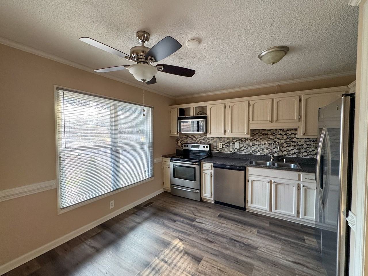 510 Nottingham Dr - Photo 5 of 19