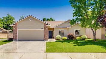 featured image of 7580 N Dodgin Ave