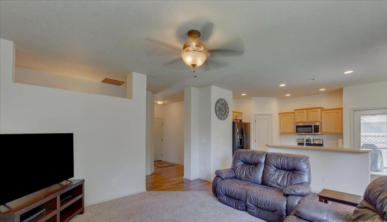 7580 N Dodgin Ave - Photo 3 of 6