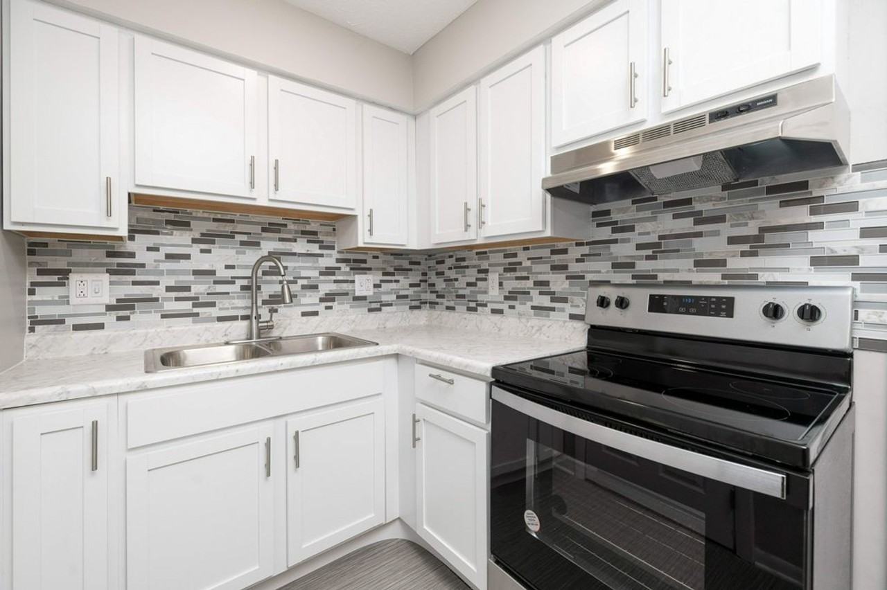 4187 Beechwold Dr - Photo 2 of 13