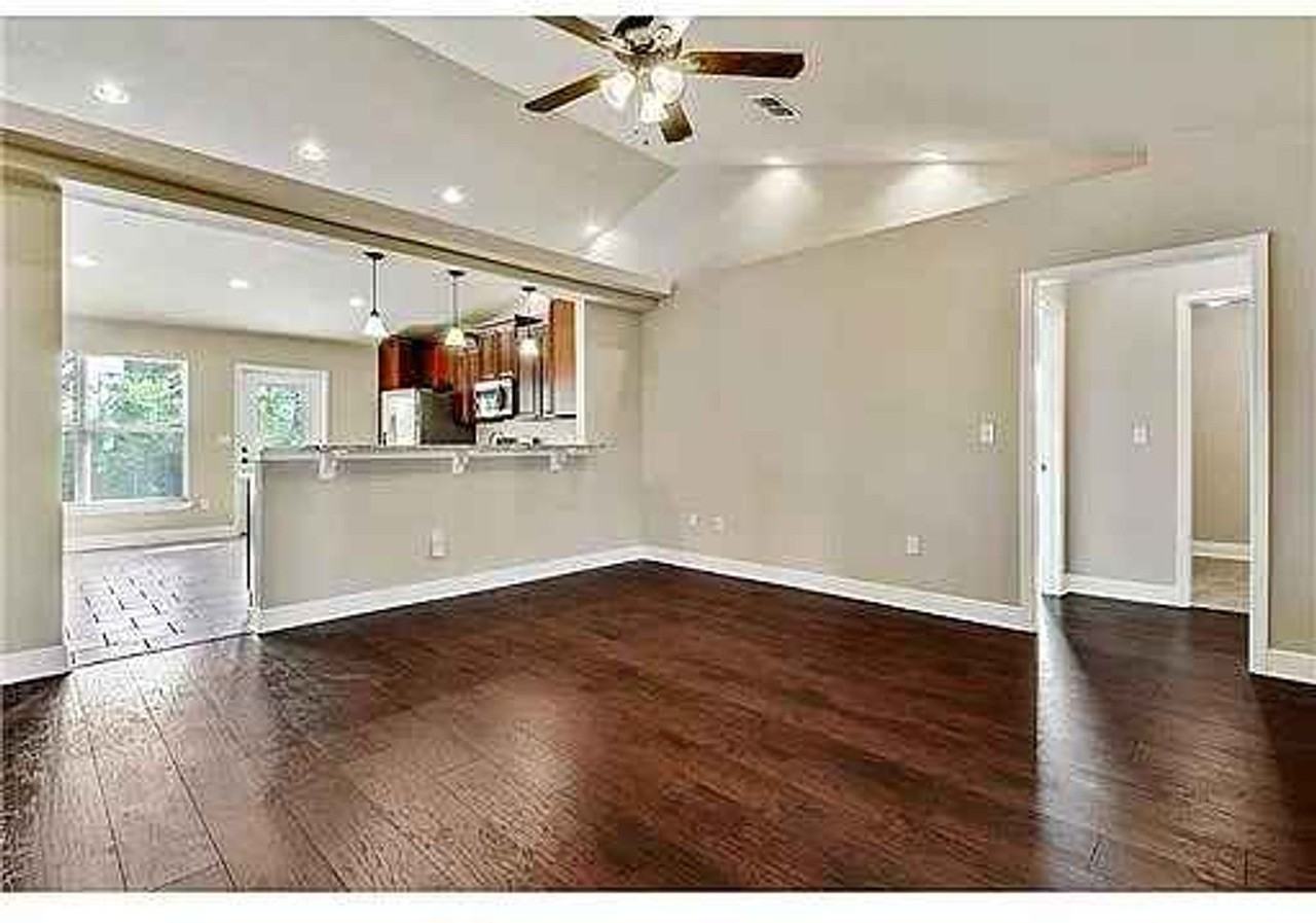 21619 Briar Cliff Dr - Photo 3 of 15