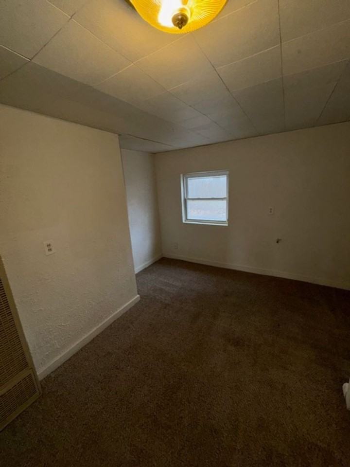 1813 Jeanette Ave - Photo 2 of 8