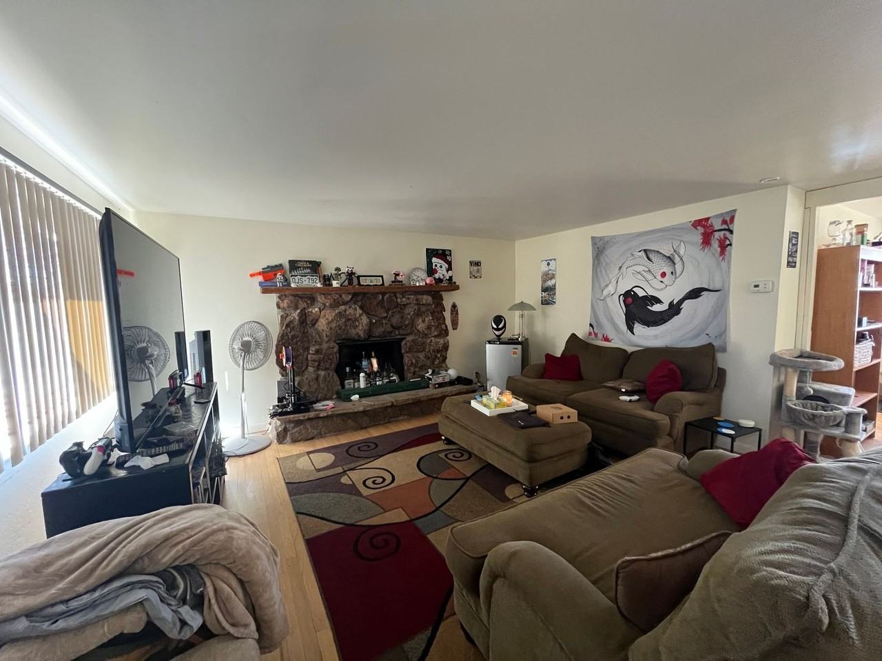 220 Bishop St - Photo 2 of 12