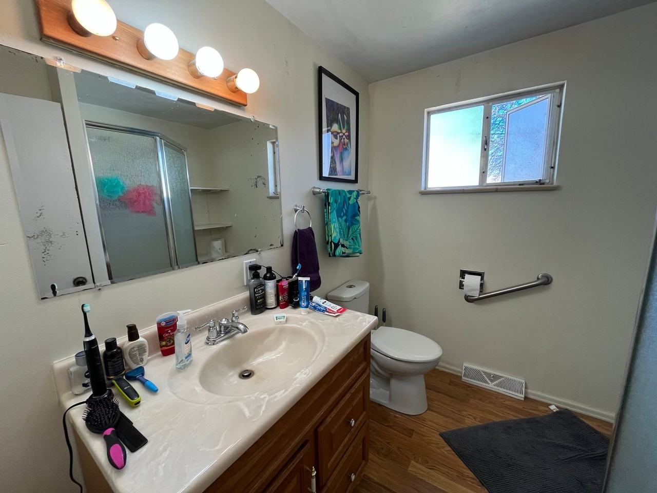 220 Bishop St - Photo 6 of 12