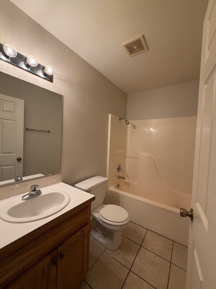 428 Kays Ln - Photo 5 of 14