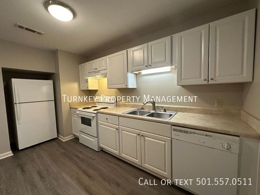 1901 Sanford Dr #4 - Photo 3 of 10