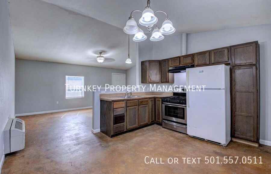 1426 Stanley St #A - Photo 2 of 9