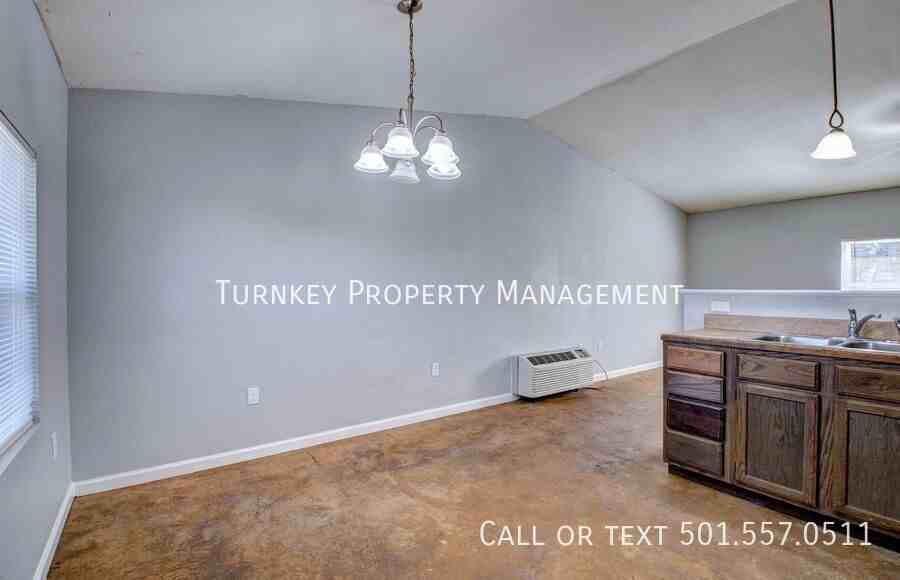 1426 Stanley St #A - Photo 3 of 9