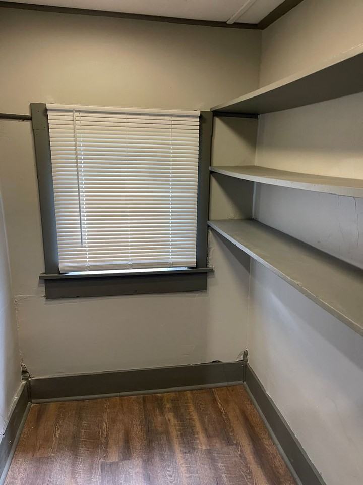 422 E 2nd St - Photo 4 of 11