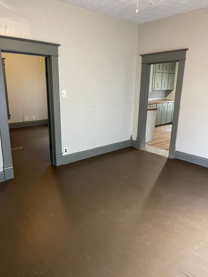 422 E 2nd St - Photo 6 of 11