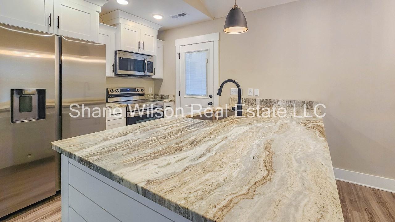 912 Worth St - Photo 5 of 17