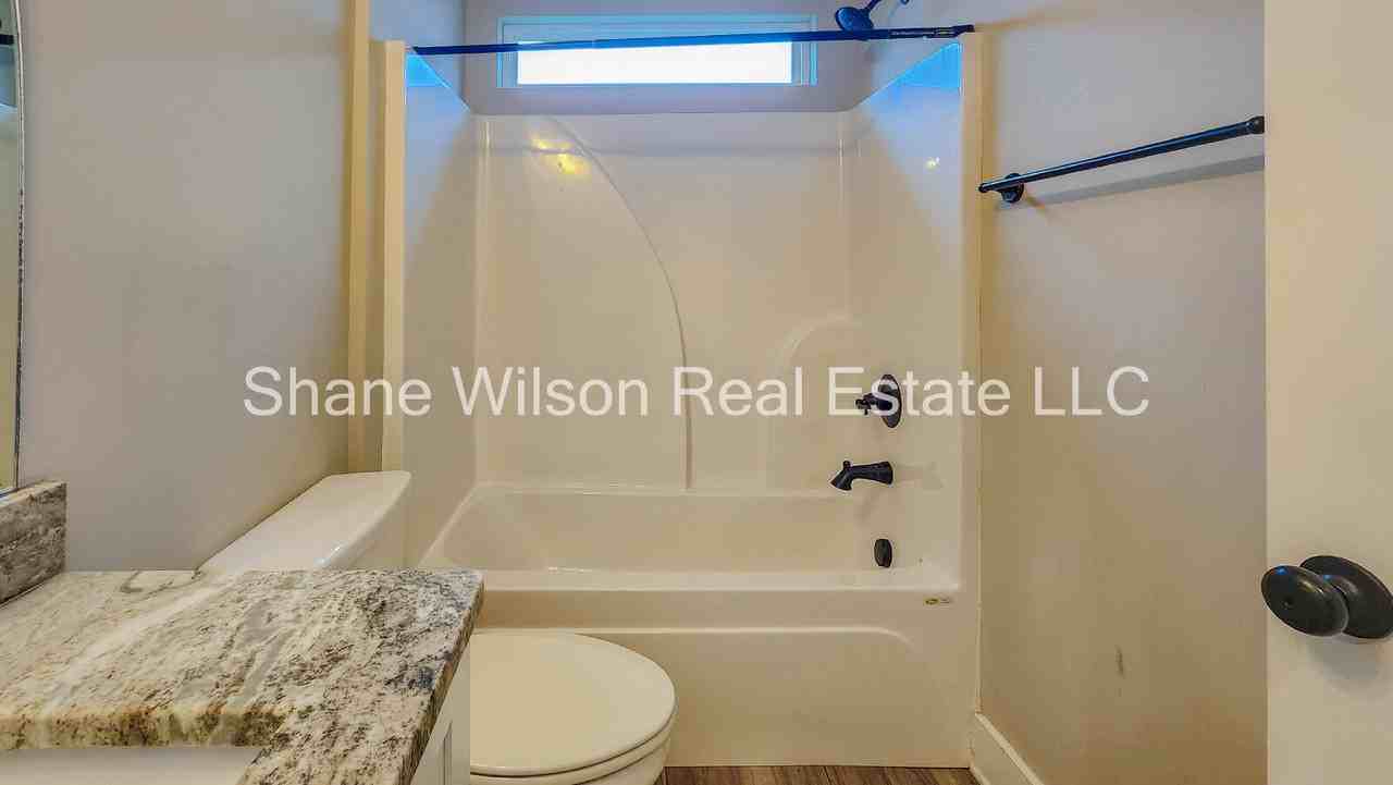 912 Worth St - Photo 7 of 17