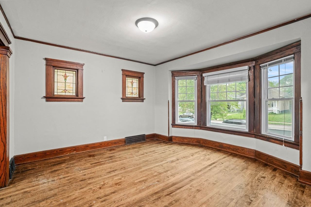 3028 N Oakland Ave - Photo 3 of 17