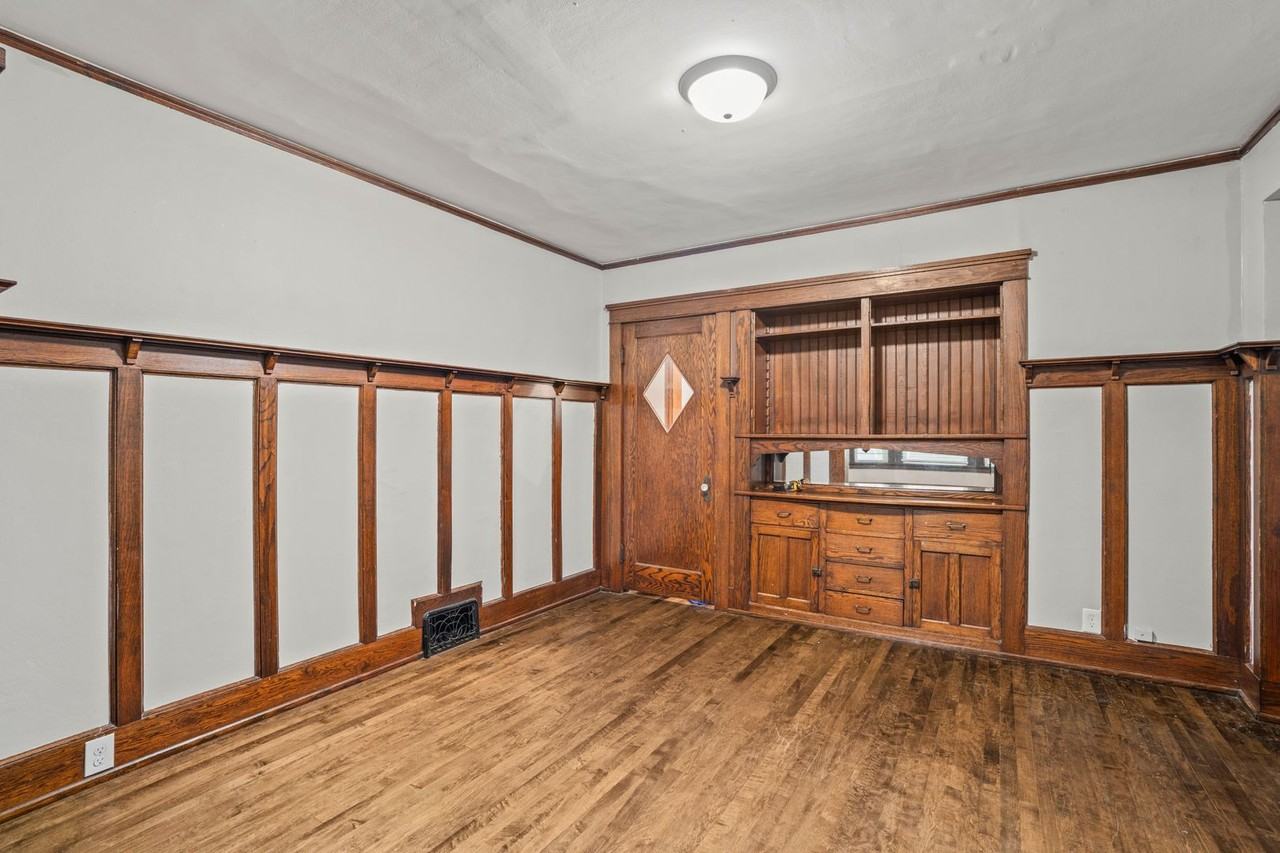 3028 N Oakland Ave - Photo 6 of 17