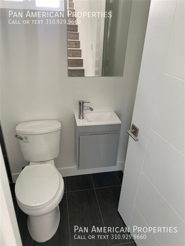 1309 1/2 N Orange Dr - Photo 6 of 17