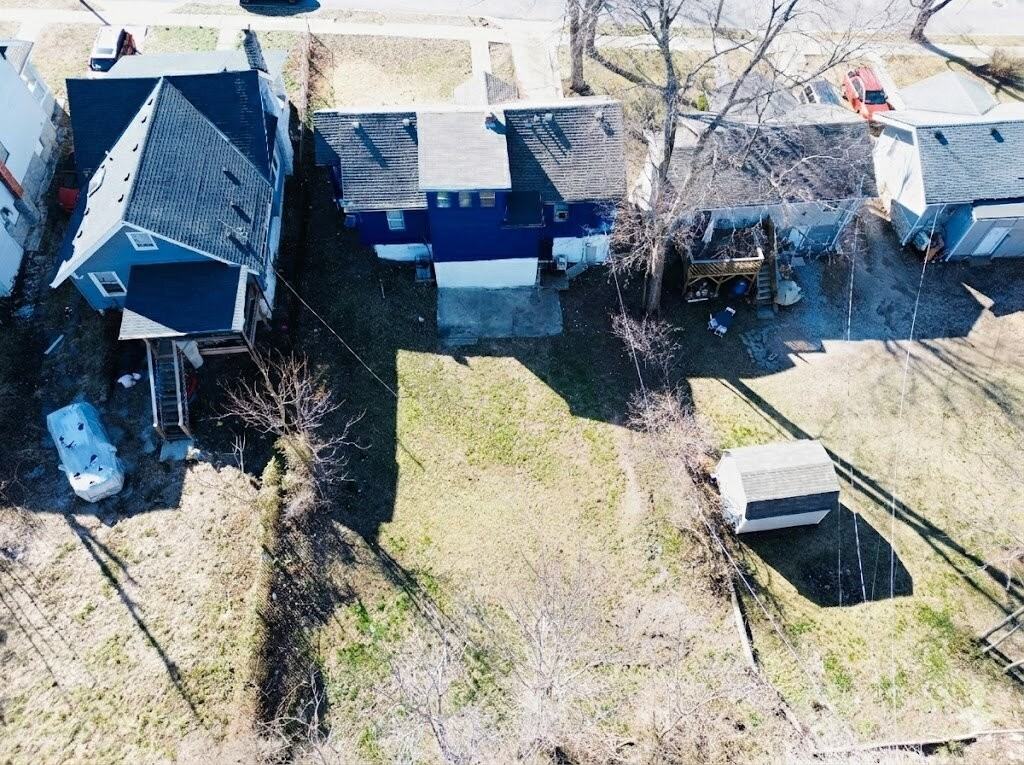 3822 E 68th St - Photo 2 of 16