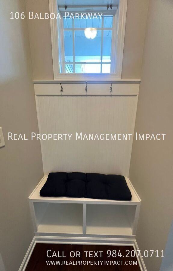 106 Balboa Pkwy - Photo 7 of 24