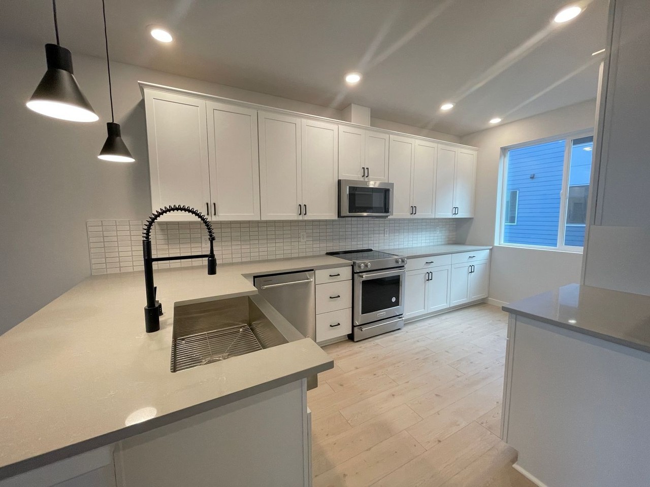 2150 N 147th St #B - Photo 7 of 23