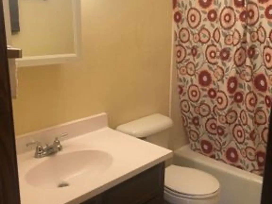 5906 Hickman Rd #6 - Photo 4 of 6