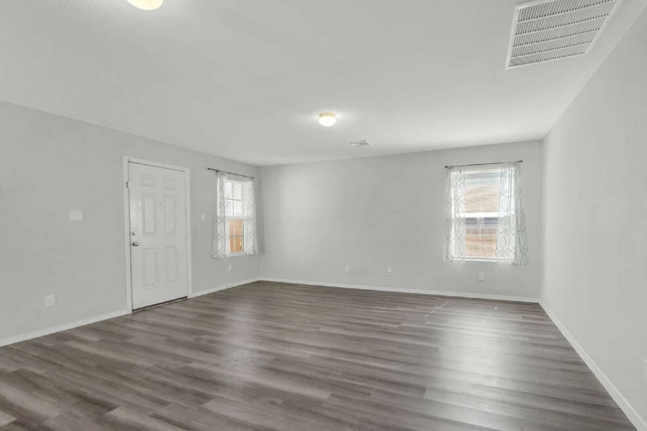 5950 Lady Ln - Photo 3 of 26