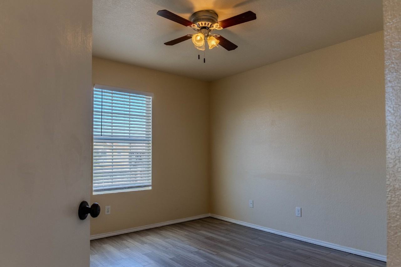 3402 Regency Ct - Photo 7 of 22