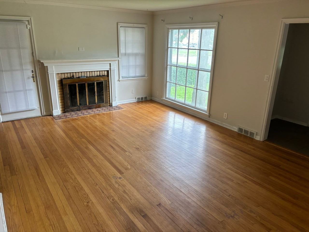 4208 Poppleton Ave - Photo 4 of 11