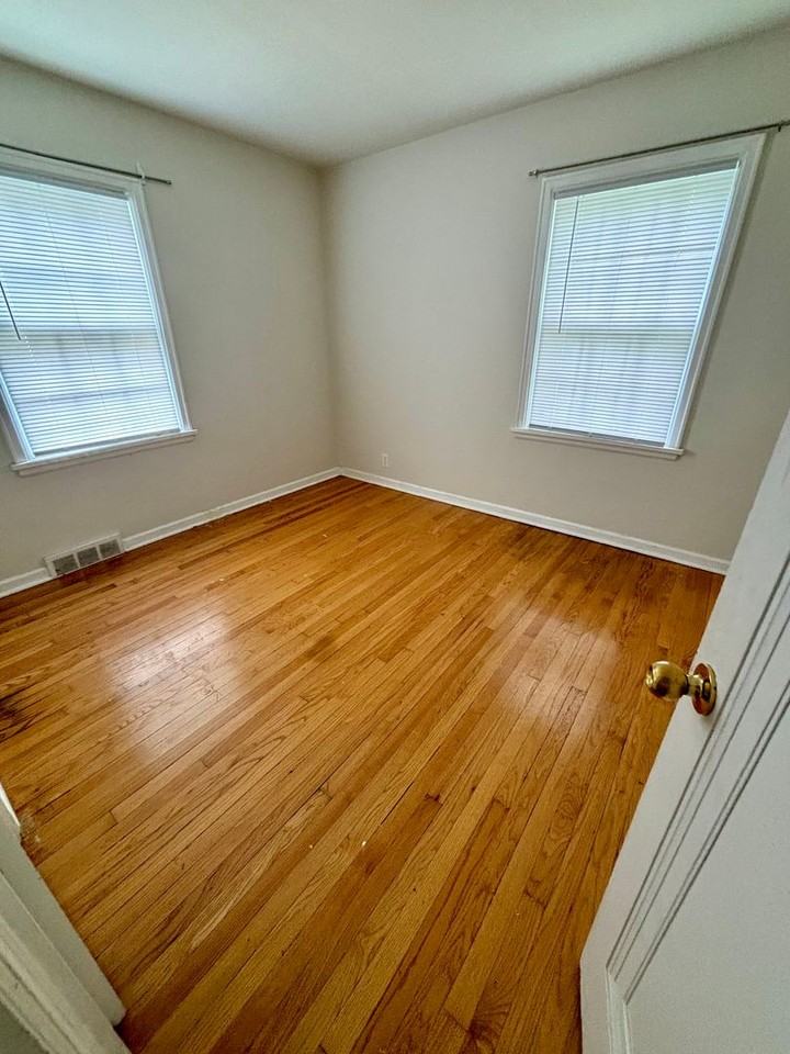 4208 Poppleton Ave - Photo 6 of 11