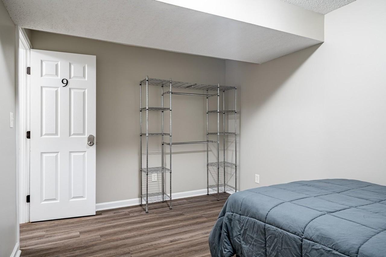 412 Corvair Dr Se - Photo 4 of 50