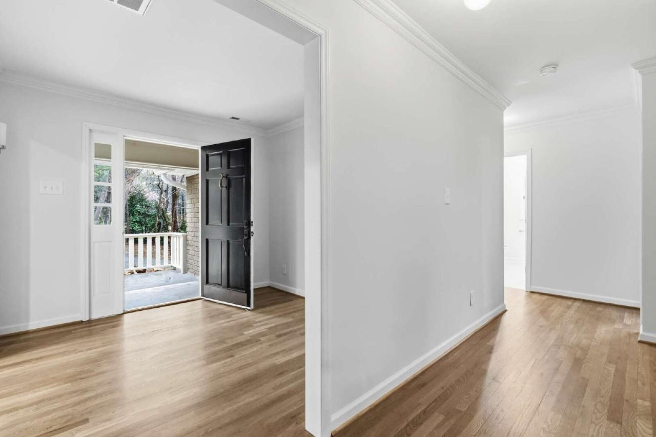 1504 Homestead Rd - Photo 6 of 39