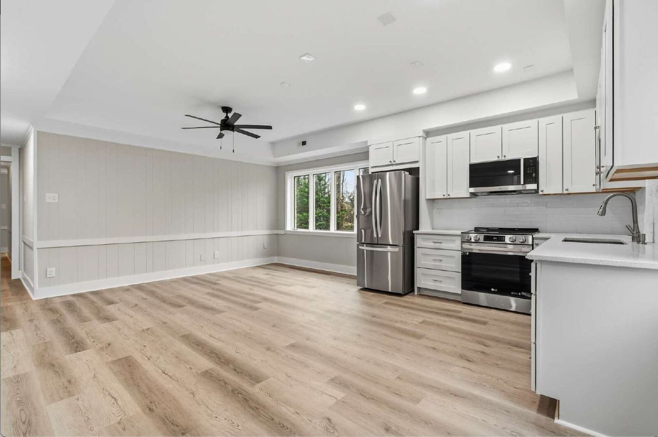 1502 Homestead Rd - Photo 6 of 19