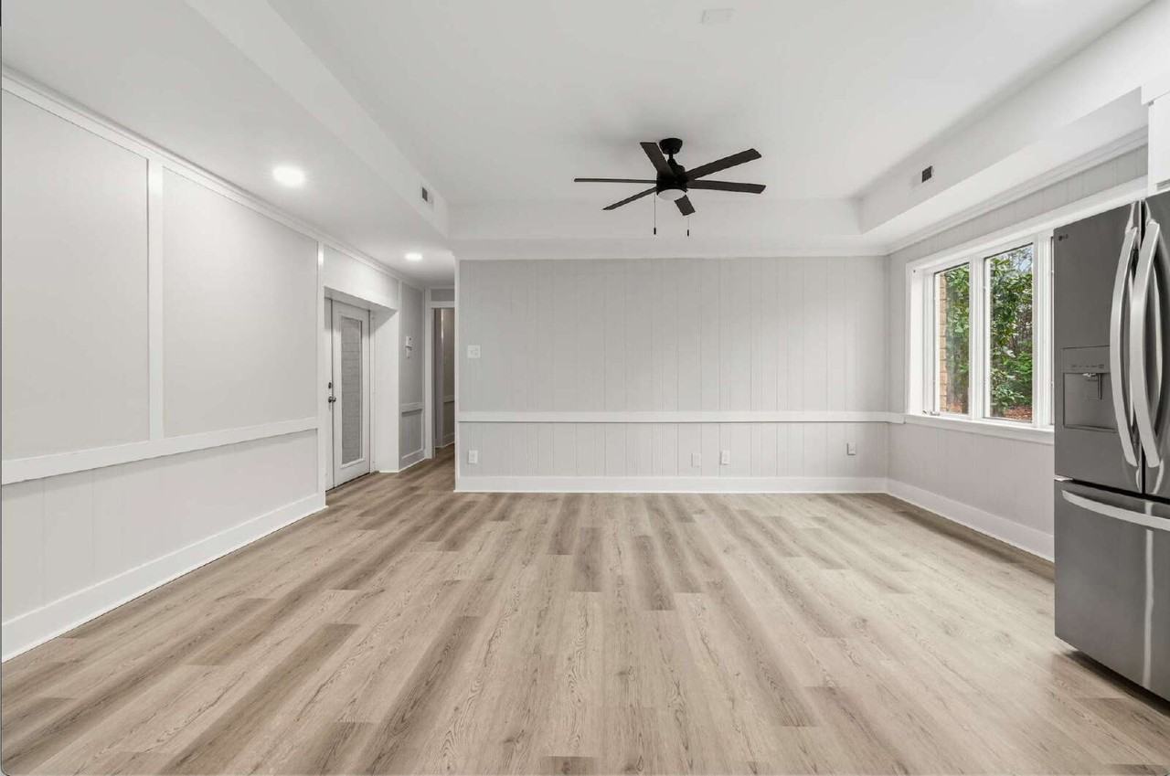 1502 Homestead Rd - Photo 7 of 19