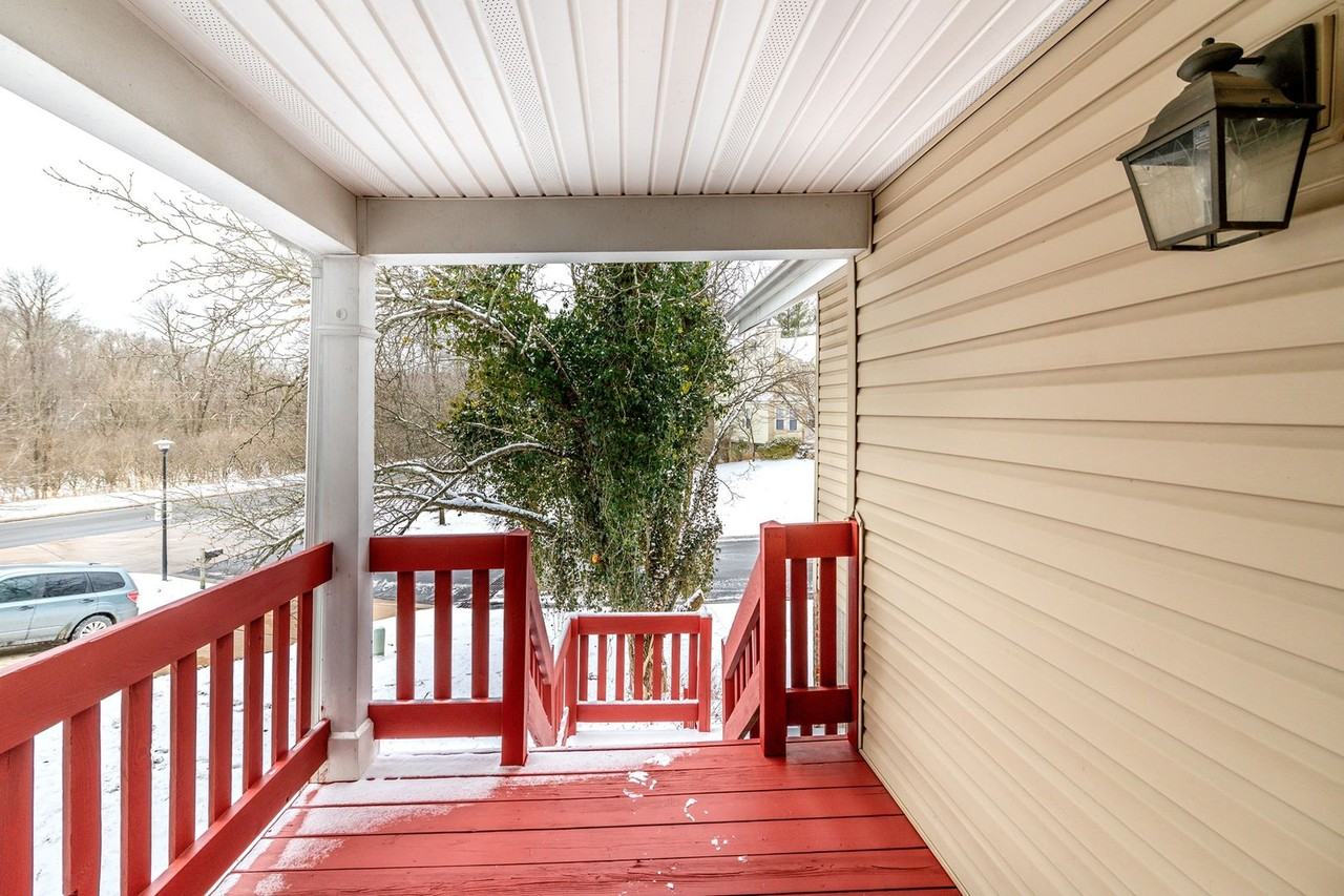 579 Elm Crossing Ct - Photo 4 of 37