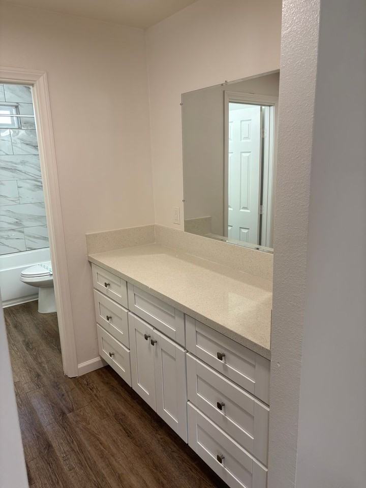 3723 Ingraham St - Photo 4 of 6