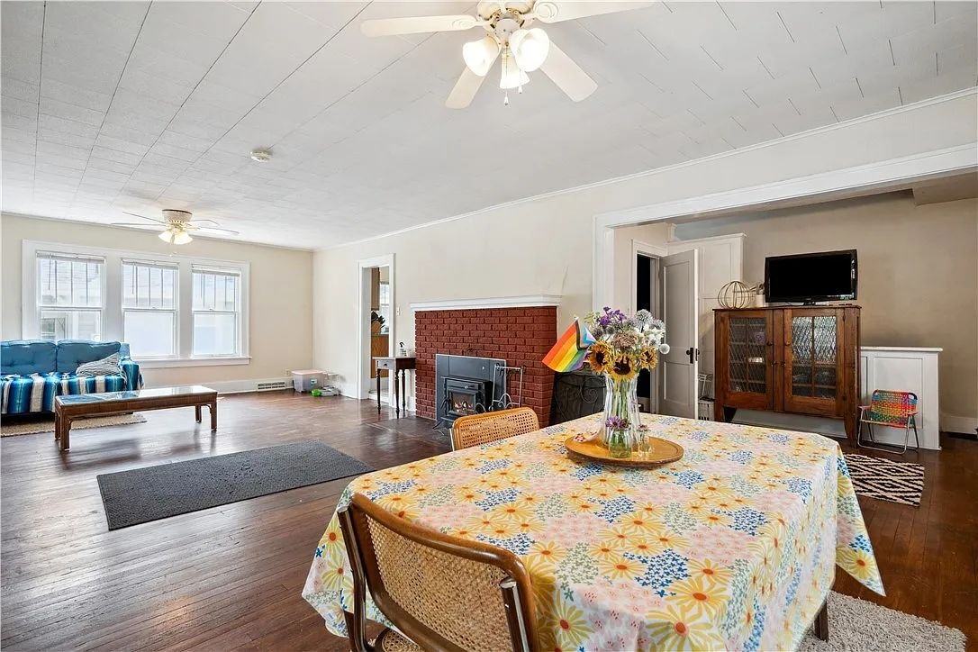 1020 28th St - Photo 5 of 17