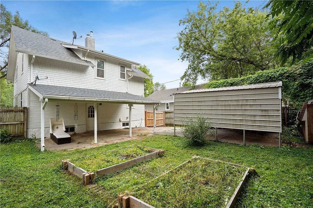 1020 28th St - Photo 3 of 27